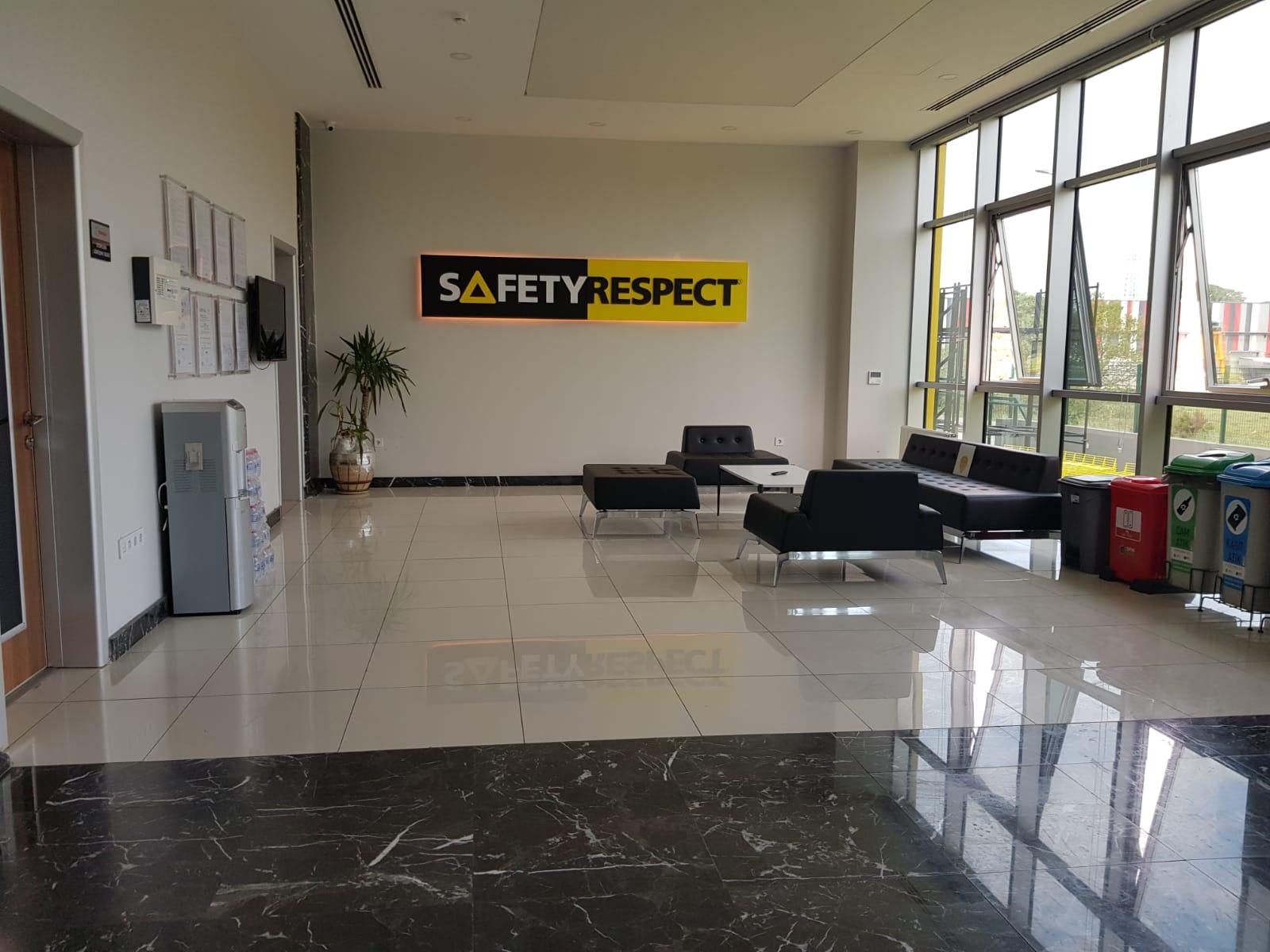Omsa Metal  &Safety Respesct Giriş Karşılama Alanı